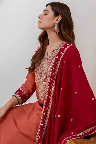 Floral embroidered chinon v neck kurta trouser & dupatta set