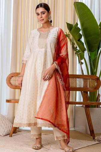 Floral embroidered chanderi silk v neck kurta trouser & dupatta set