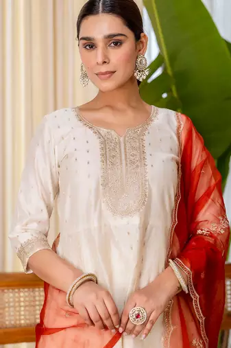 Floral embroidered chanderi silk blend v neck kurta trouser & dupatta set