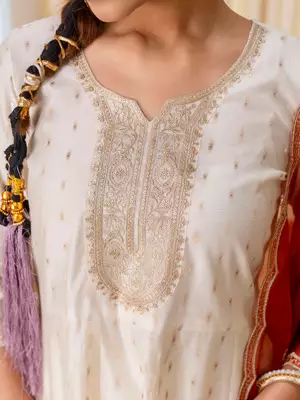 Floral embroidered chanderi silk blend v neck kurta trouser & dupatta set 4