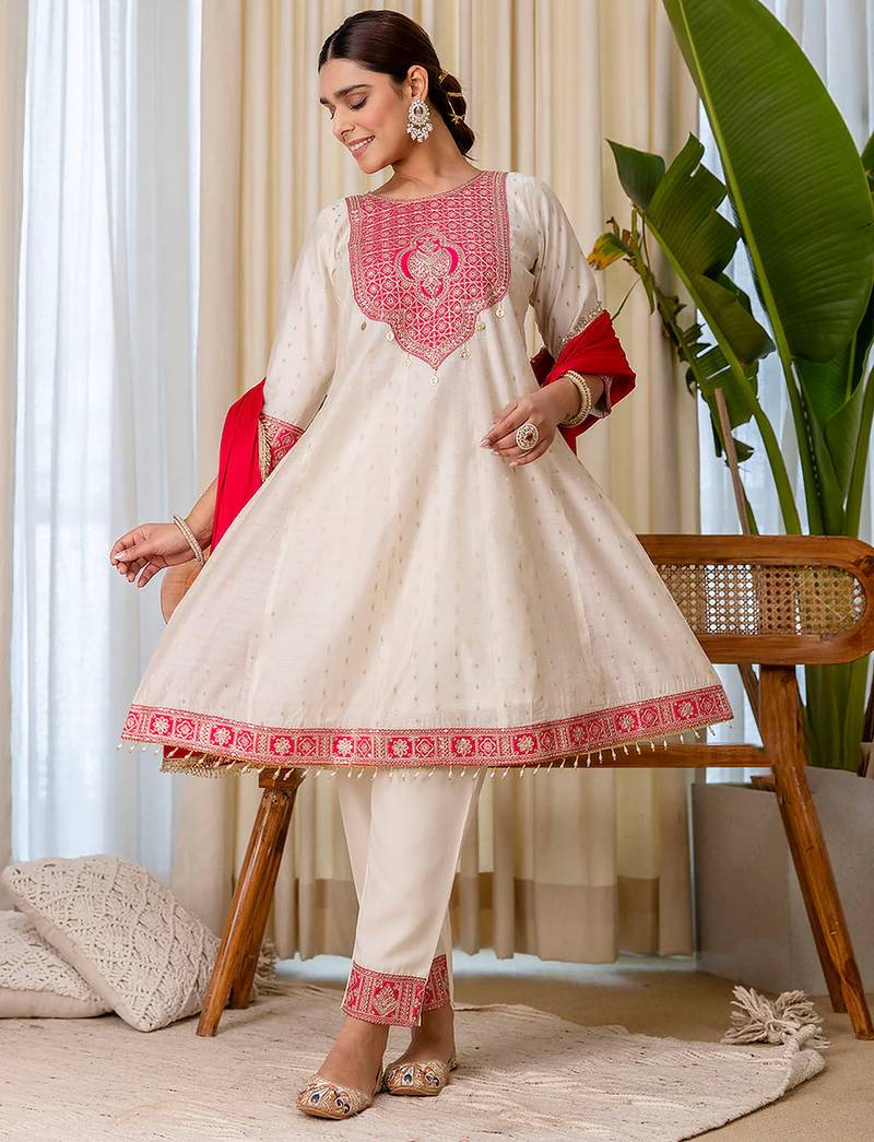 Floral embroidered chanderi silk round neck kurta trouser & dupatta set