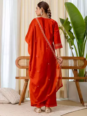 Floral embroidered silk blend blend round neck kurta trouser & dupatta set 2