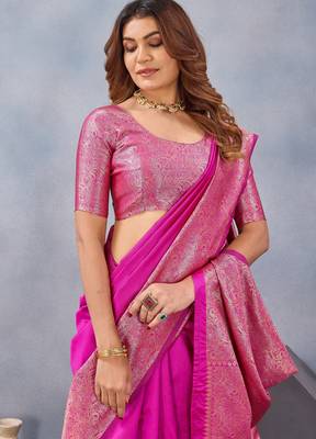 Pink silk blend banarasi saree with unstitched blouse piece 6