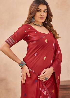 Red linen festive saree with unstitched blouse piece 6
