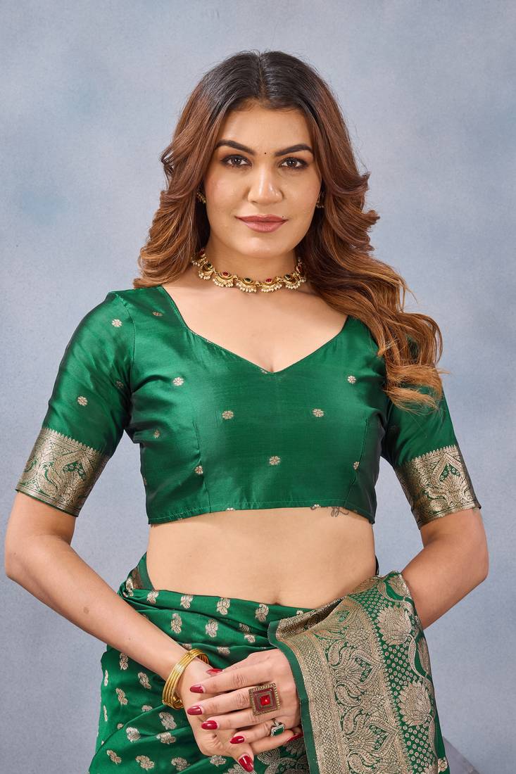 Green silk blend banarasi saree with unstitched blouse piece