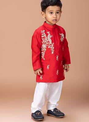 Red embroidered cotton silk kurta set 2
