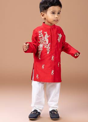 Red embroidered cotton silk kurta set 4