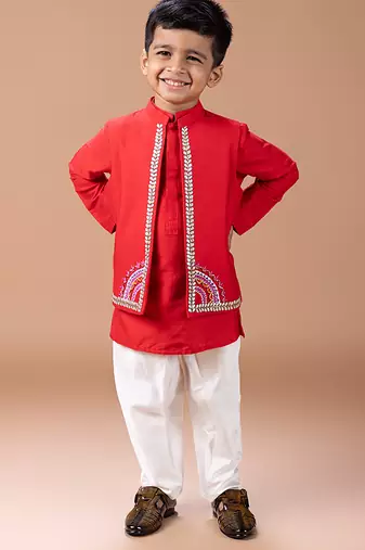 Red embroidered cotton blend kurta jacket set