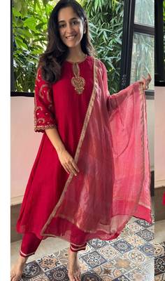  rani pink sequinned embroidered pv chanderi kurta pant dupatta set 2