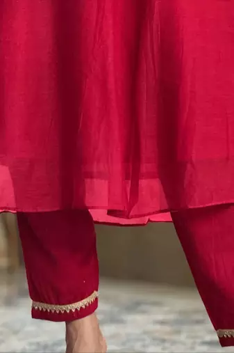  rani pink sequinned embroidered pv chanderi kurta pant dupatta set