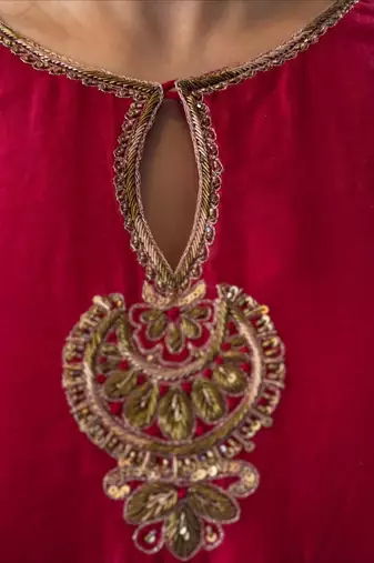 rani pink sequinned embroidered pv chanderi kurta pant dupatta set