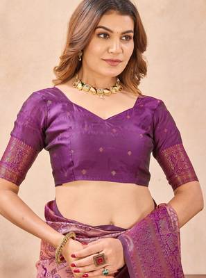 Light pink silk blend banarasi saree with unstitched blouse piece 7