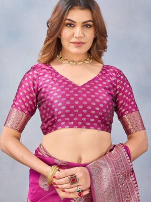 Wine silk blend banarasi saree with unstitched blouse piece 7