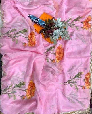 Pink silk blend printed saree with floral print 3