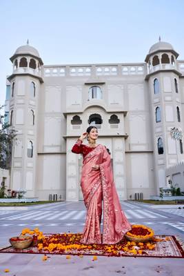 Pink silk blend embroidered saree with thread work 2