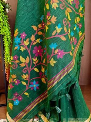 Green silk blend printed saree with zari work 4