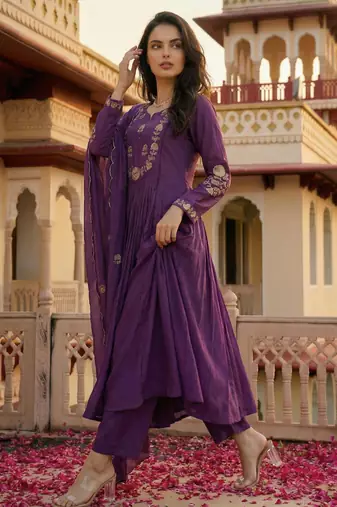 purple chanderi silk blend embroidered kurta pant with organza dupatta