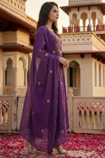 purple chanderi silk blend embroidered kurta pant with organza dupatta