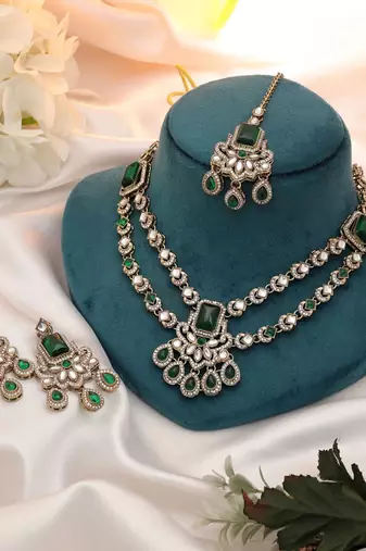 Green color kundan necklace set