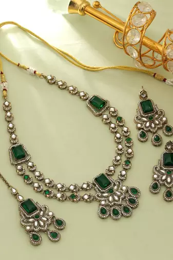 Green color kundan necklace set