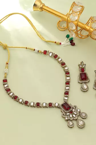 Red color kundan necklace set