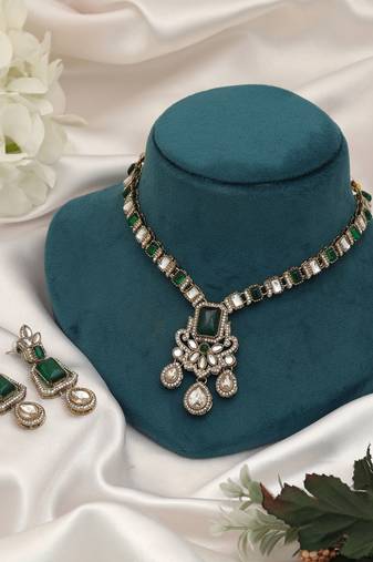 Green color kundan necklace set