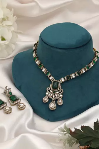 Green color kundan necklace set