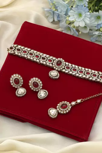 Red color choker kundan necklace set