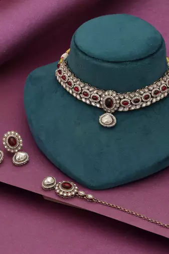 Red color choker kundan necklace set