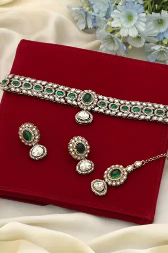 Green color choker kundan necklace set