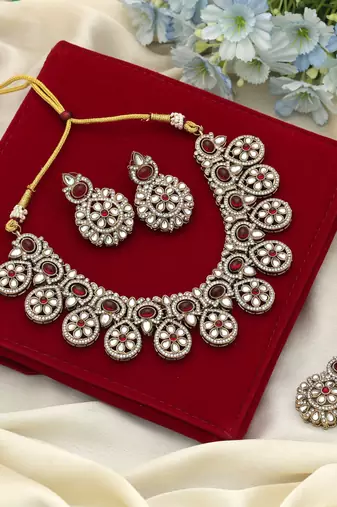 Red color kundan necklace set