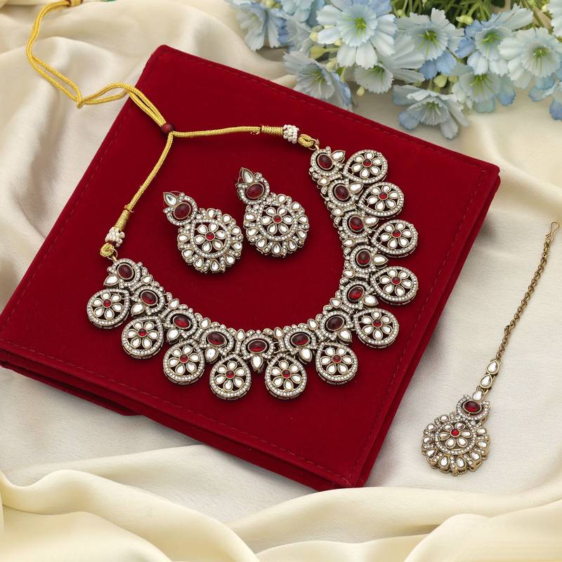Red color kundan necklace set