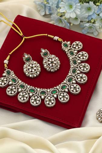 Green color kundan necklace set