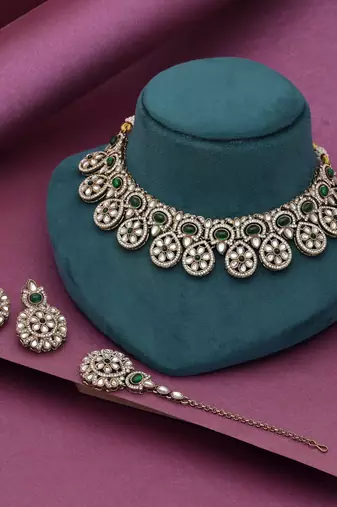 Green color kundan necklace set