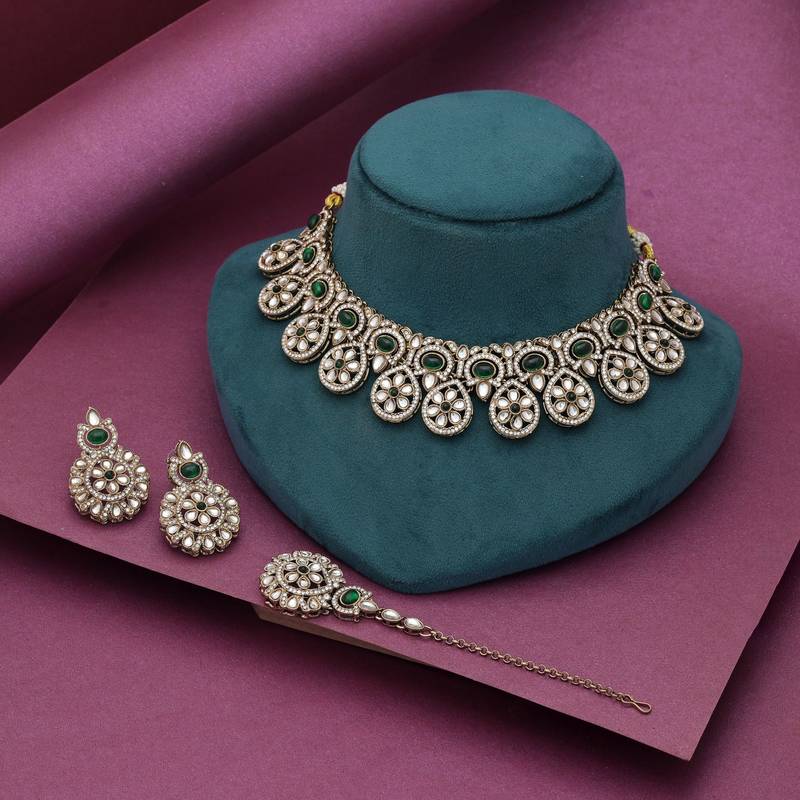 Green color kundan necklace set