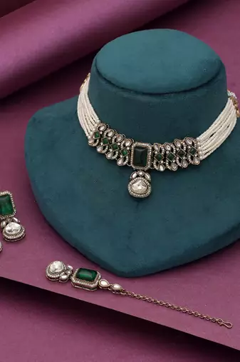 Green color choker kundan necklace set