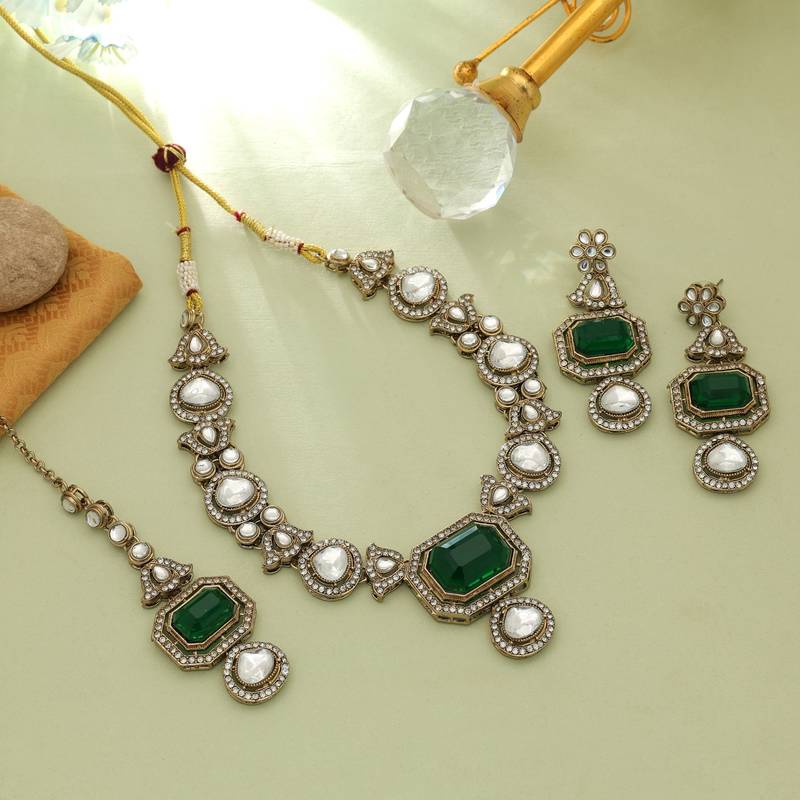 Green color kundan necklace set