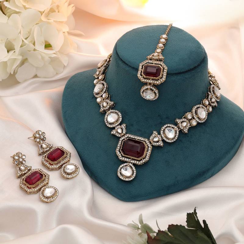 Red color kundan necklace set