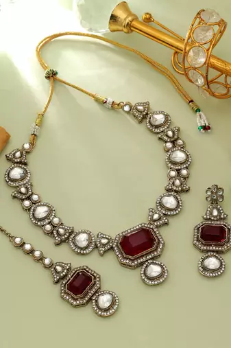 Red color kundan necklace set