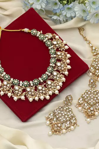 White color meena work kundan necklace set