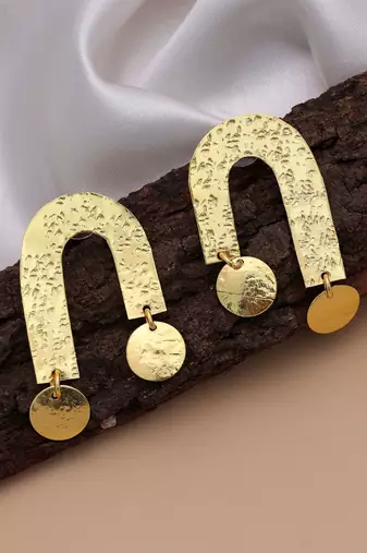Gold color amrapali earrings
