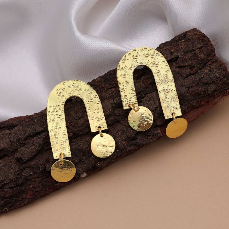 Gold color amrapali earrings