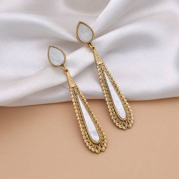 White color matte gold earrings 2