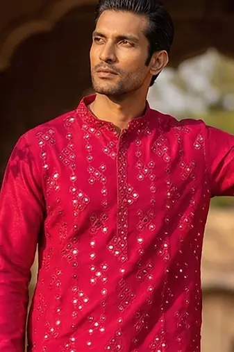 Mens pink silk blend solid embroidered kurta