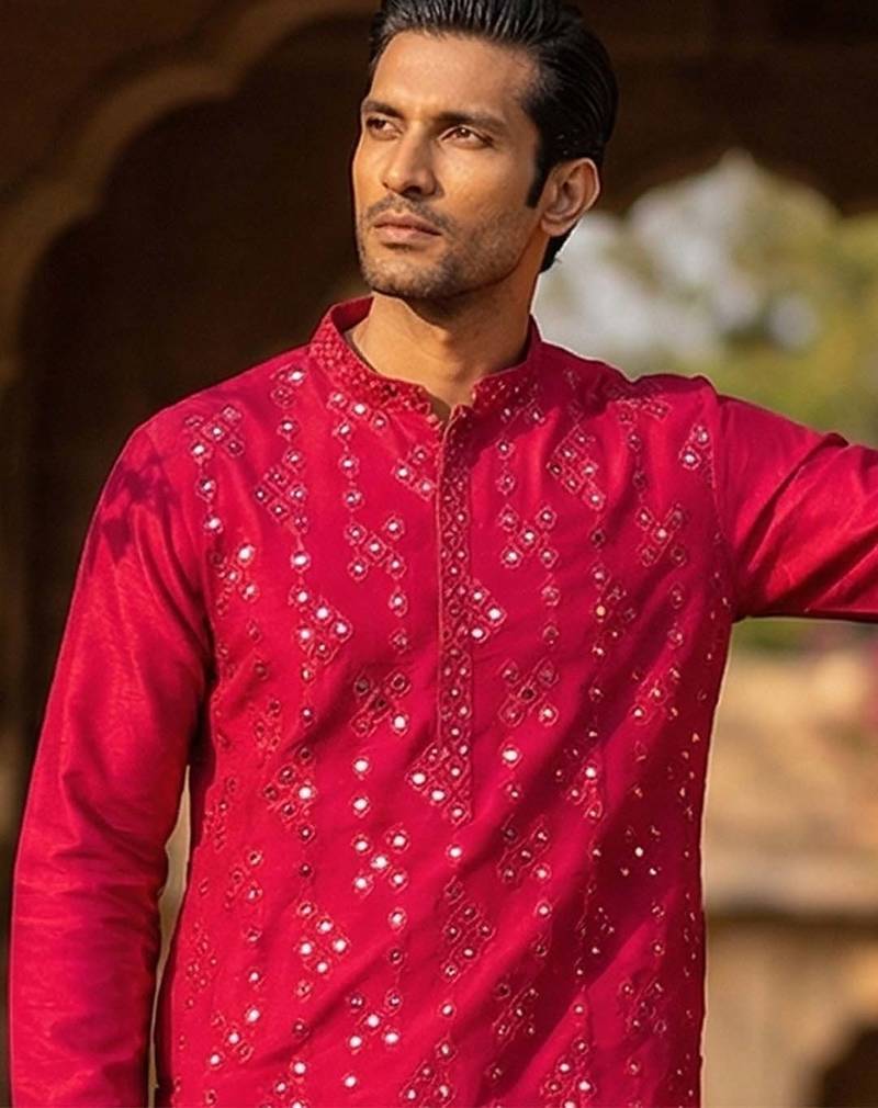 Mens pink silk blend solid embroidered kurta