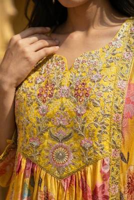 Yellow embroidered fancy short kaftan tunic set 2
