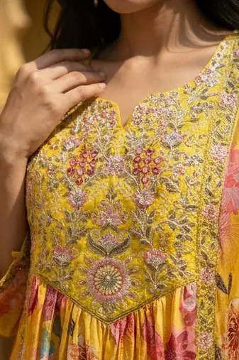 Yellow embroidered fancy short kaftan tunic set