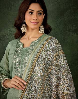 Floral embroidered silk blend blend round neck kurta trouser & dupatta set 4