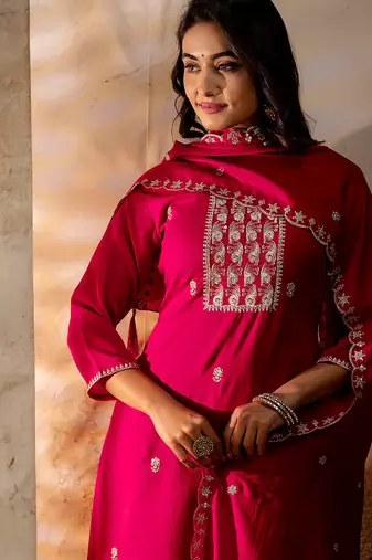 Floral embroidered silk blend blend round neck kurta trouser & dupatta set