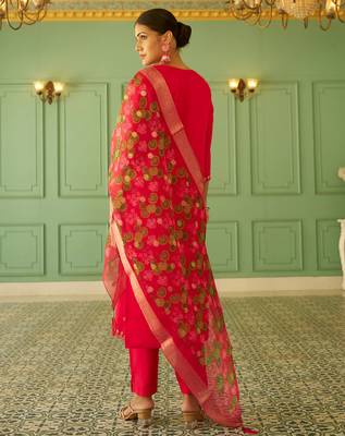 Floral embroidered silk blend blend v neck kurta trouser & dupatta set 2